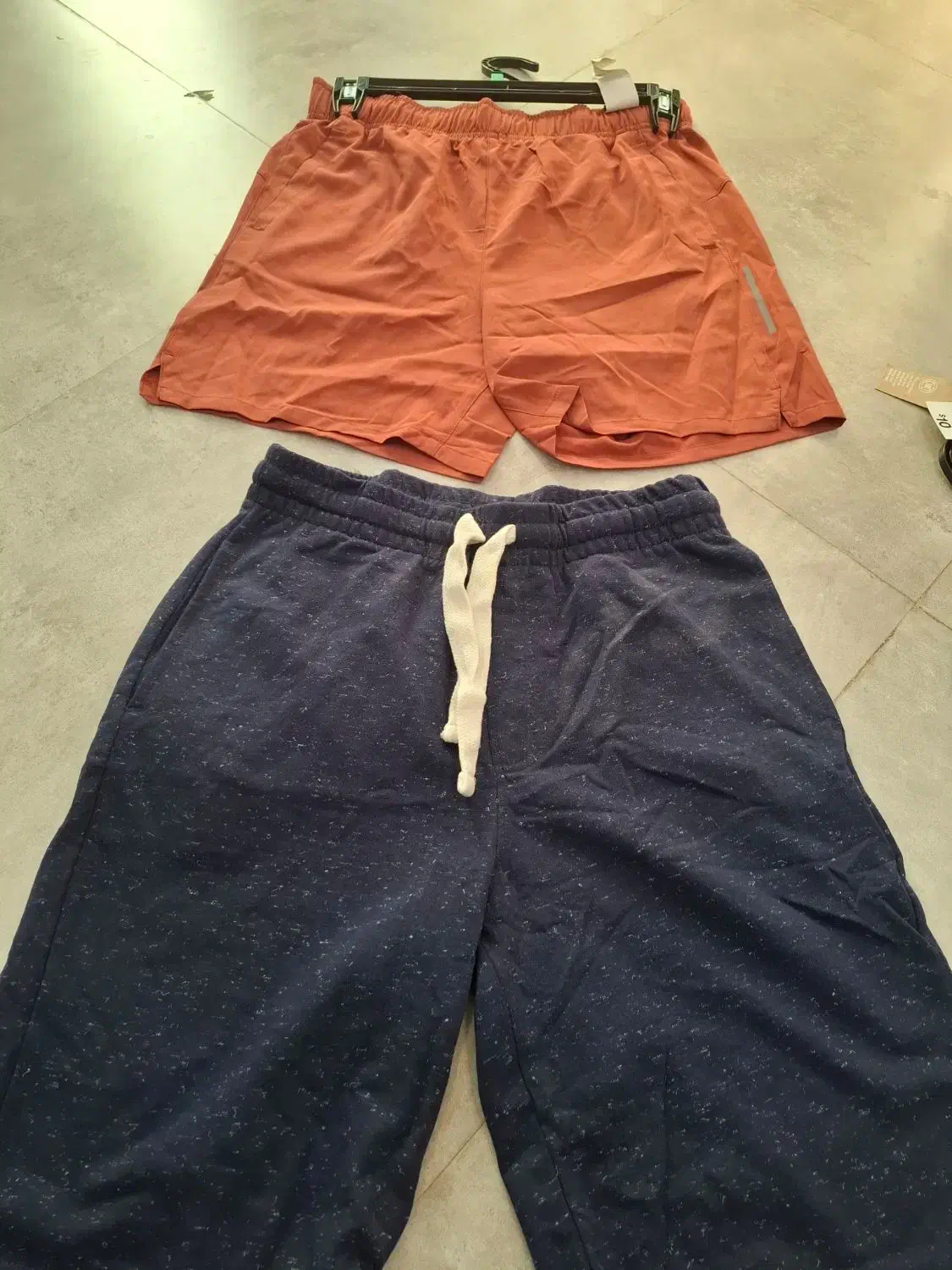 پوشاک خارجی عمده قیمت مناسب همه اسپرت|لباس|بوشهر, |دیوار