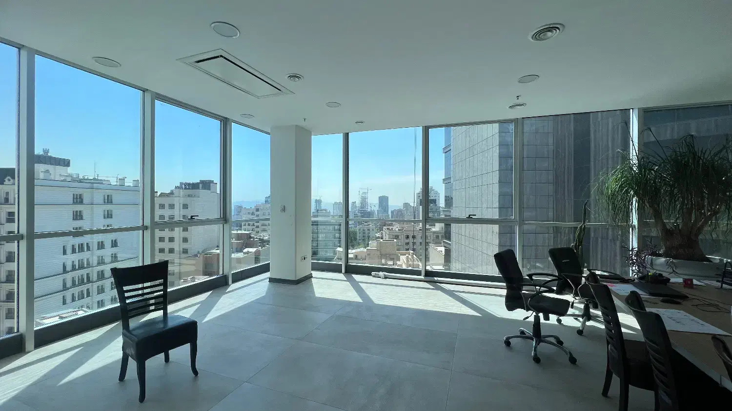 ۱۲۰ متر فلت/ امکان زدن تابلو / پنجره قدی|اجارهٔ دفتر کار، اتاق اداری، مطب|تهران, زعفرانیه|دیوار