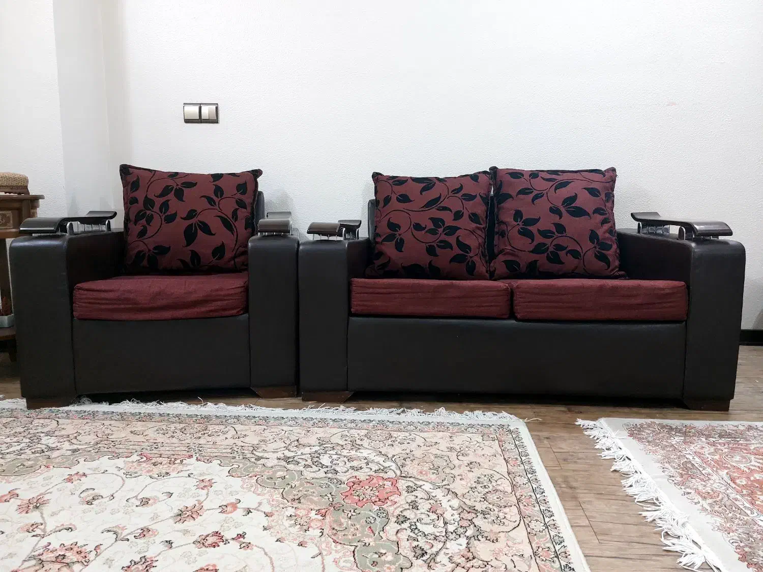 مبل پارچه ای و چرم|مبلمان خانگی و میز عسلی|شاهین‌شهر, عطار|دیوار