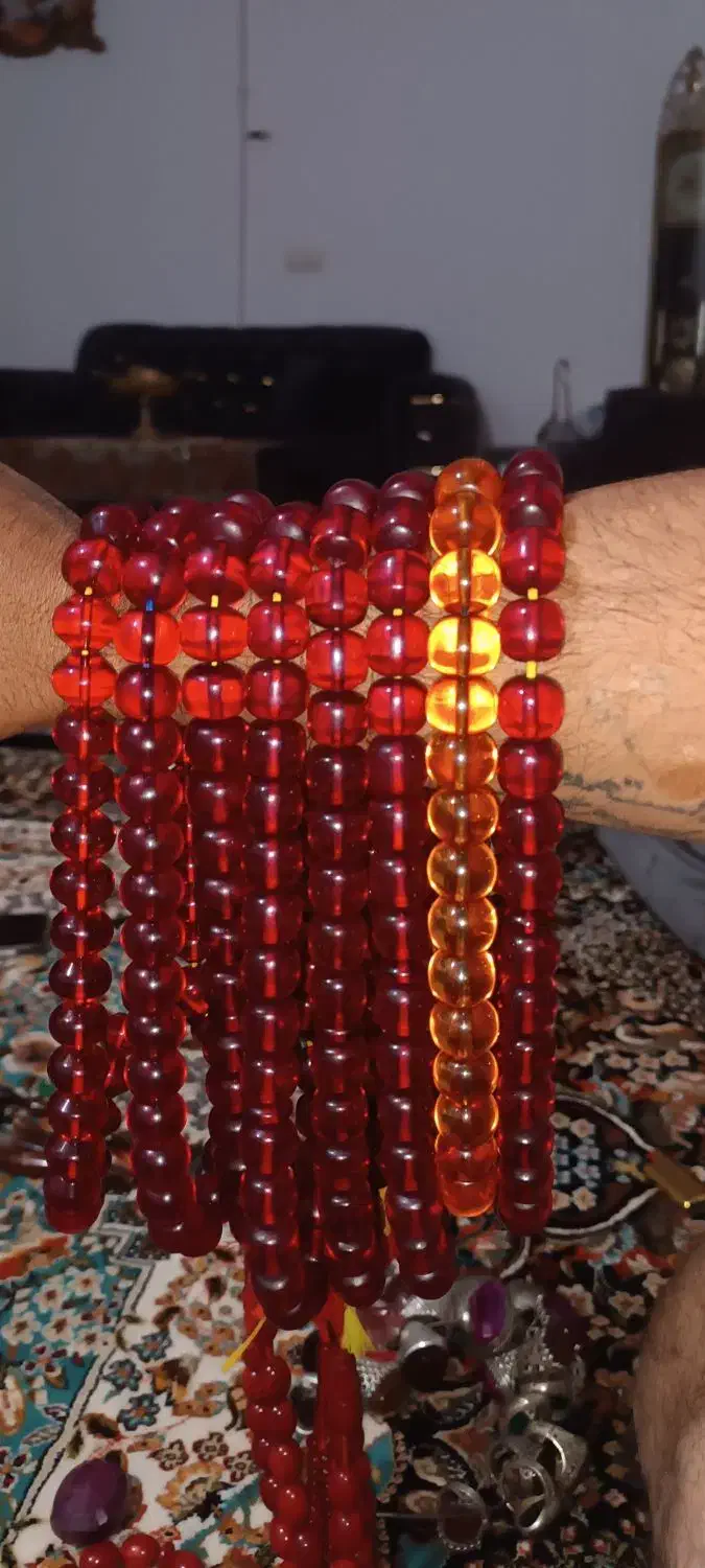 تسبیح سندلوس|کلکسیون اشیاء عتیقه|خمین, |دیوار