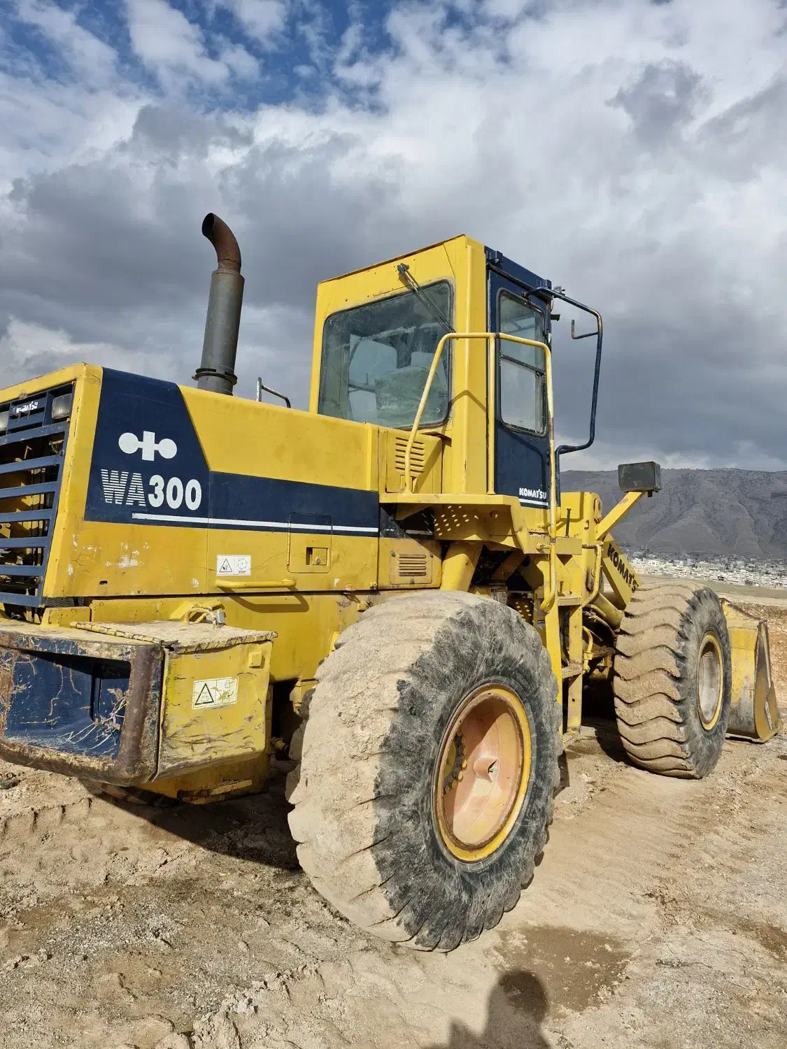 لودر کوماتسو ۳۰۰|خودرو سنگین|ایوان, |دیوار