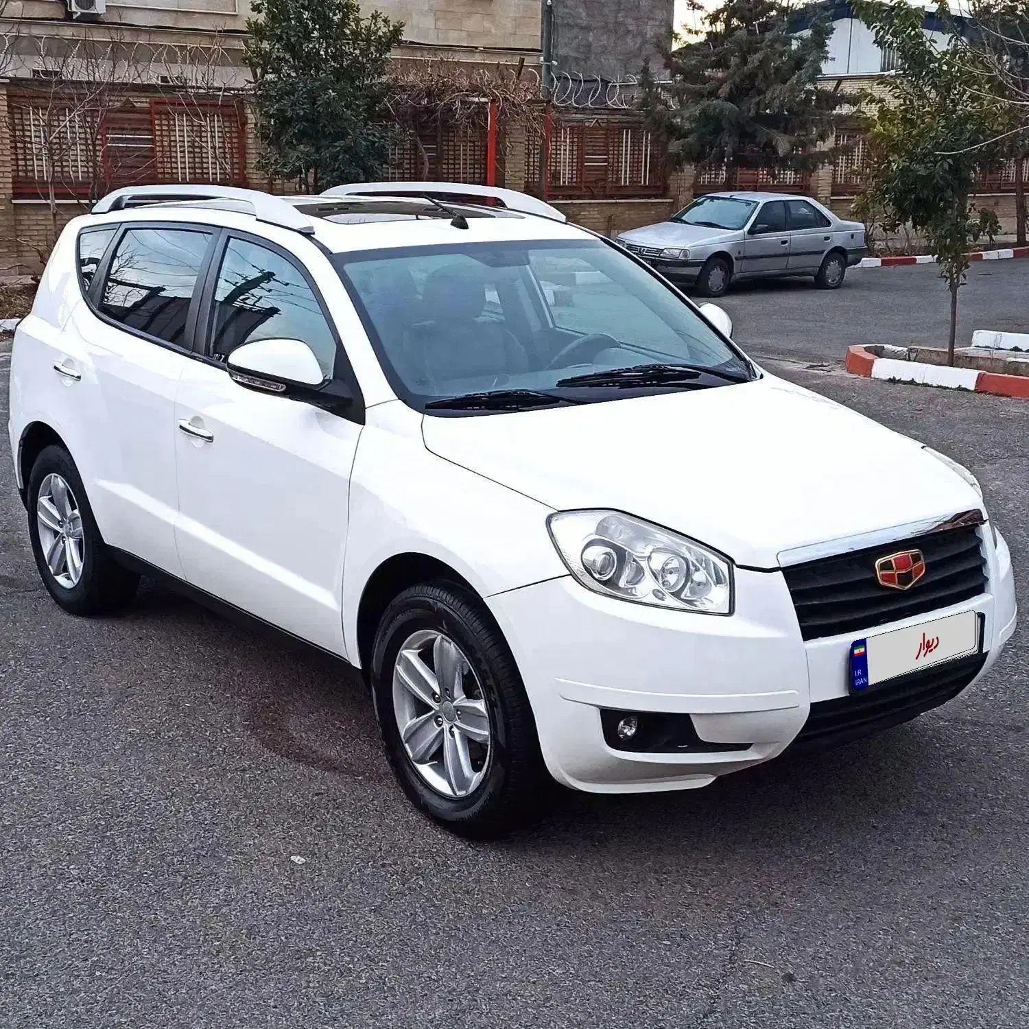 جیلیEmgrand X7 - مدل۲۰۱۴ - سالم و تمیز - بدون رنگ|خودرو سواری و وانت|تهران, خانی آباد نو شمالی|دیوار