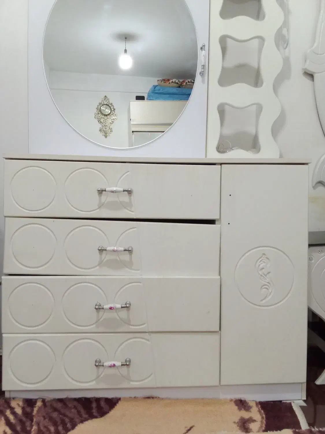 دراور|جاکفشی، کمد، دراور|قروه, |دیوار