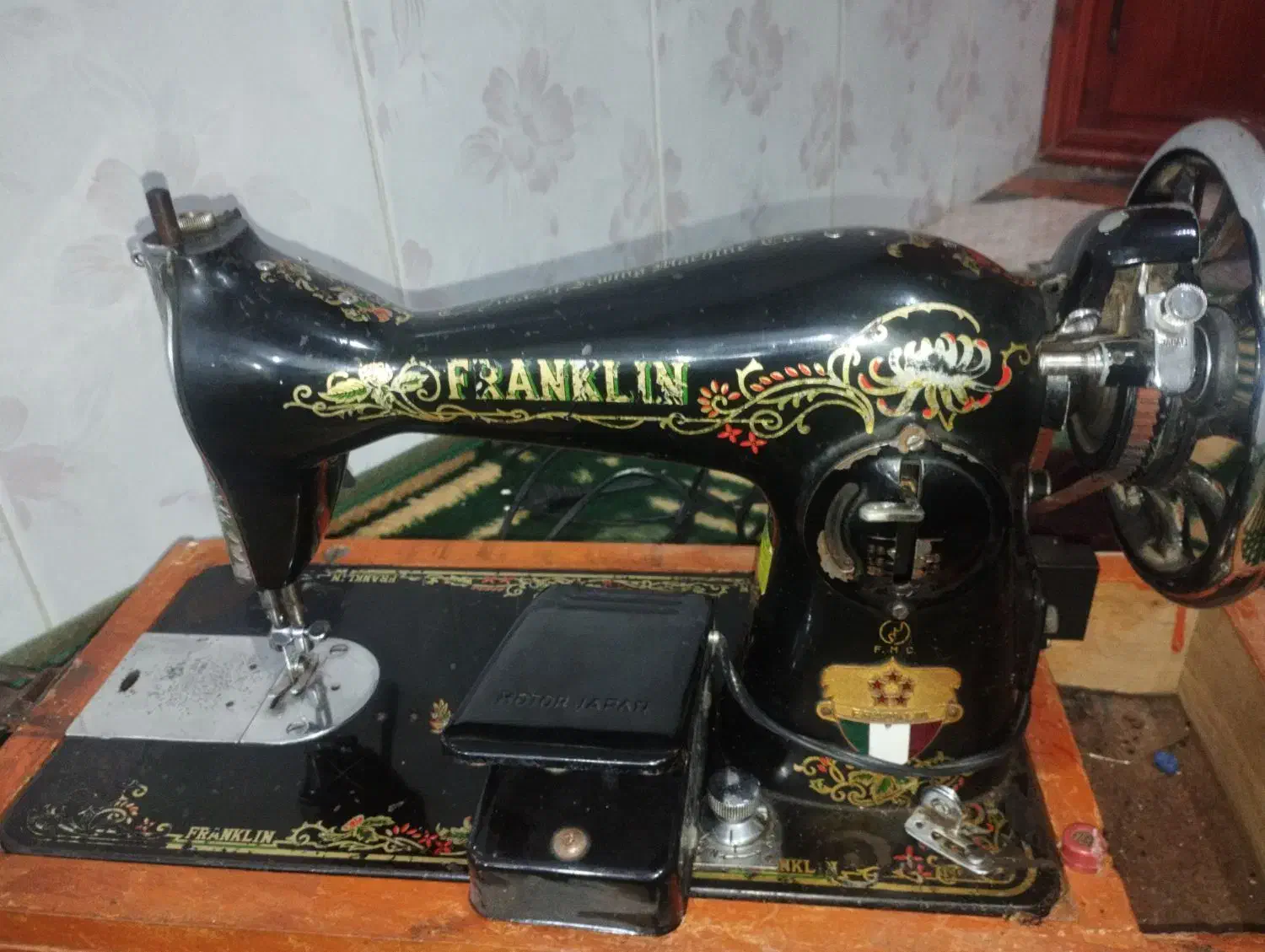 چرخ خیاطی برقی قدیمی اصل تمام وسایل فابریک اماده|چرخ خیاطی و ریسندگی|گنبد کاووس, |دیوار