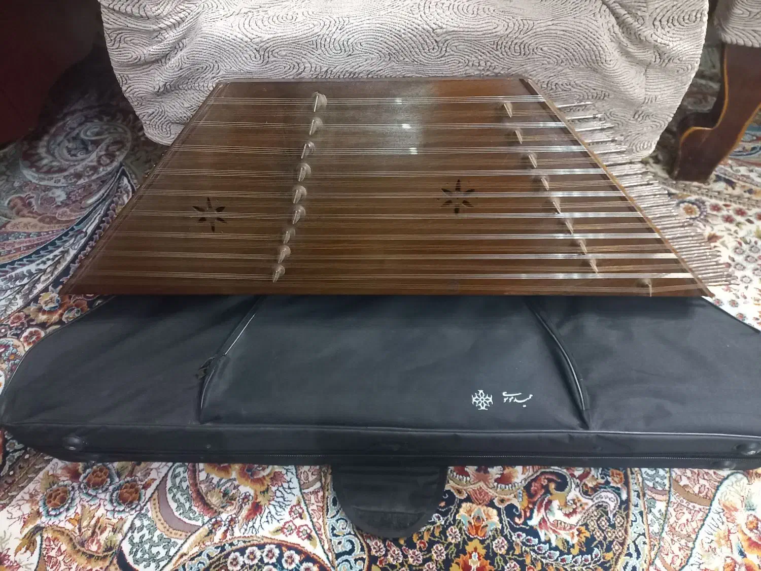 سنتور موسوی|سازهای سنتی|قرچک, میرزائی جنوبی|دیوار