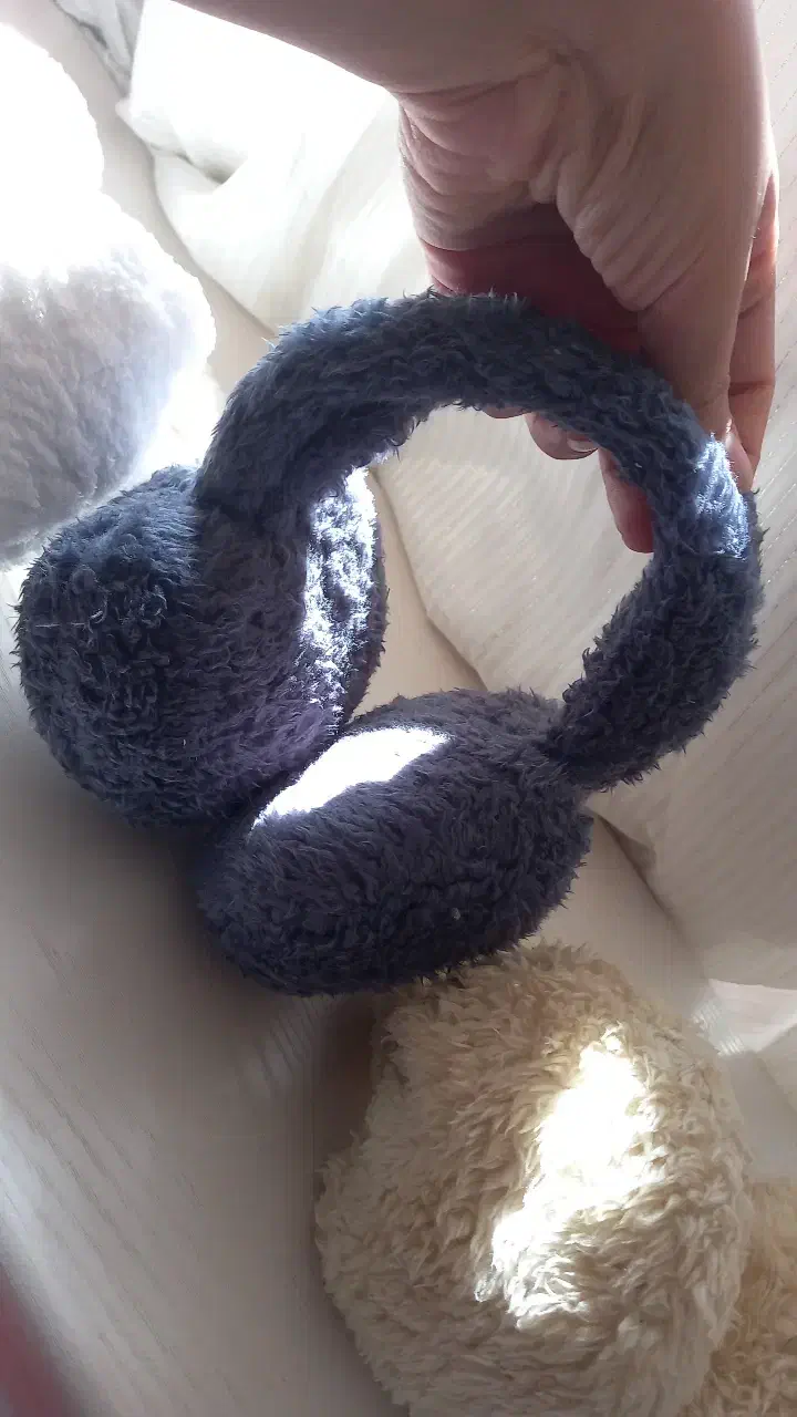 گوشگیر تدی|کفش و لباس بچه|بروجن, |دیوار