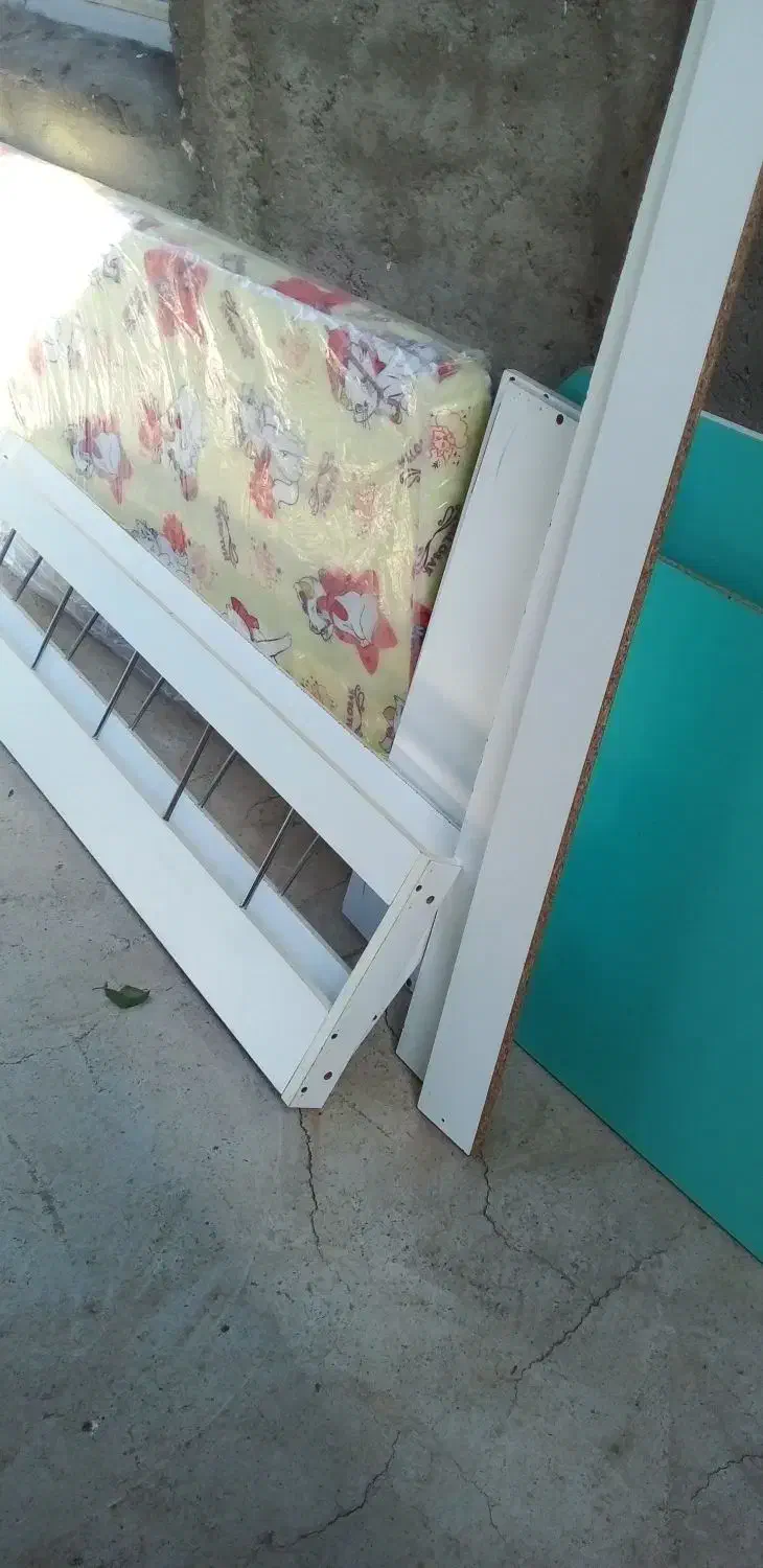 تخت کودک|تخت و سرویس خواب|سراب, |دیوار