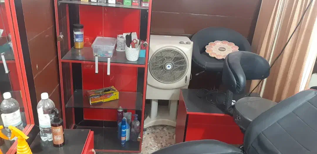 فروش وسایل آرایشگاه یجا|آرایشگاه و سالنهای زیبایی|خرمآباد, |دیوار