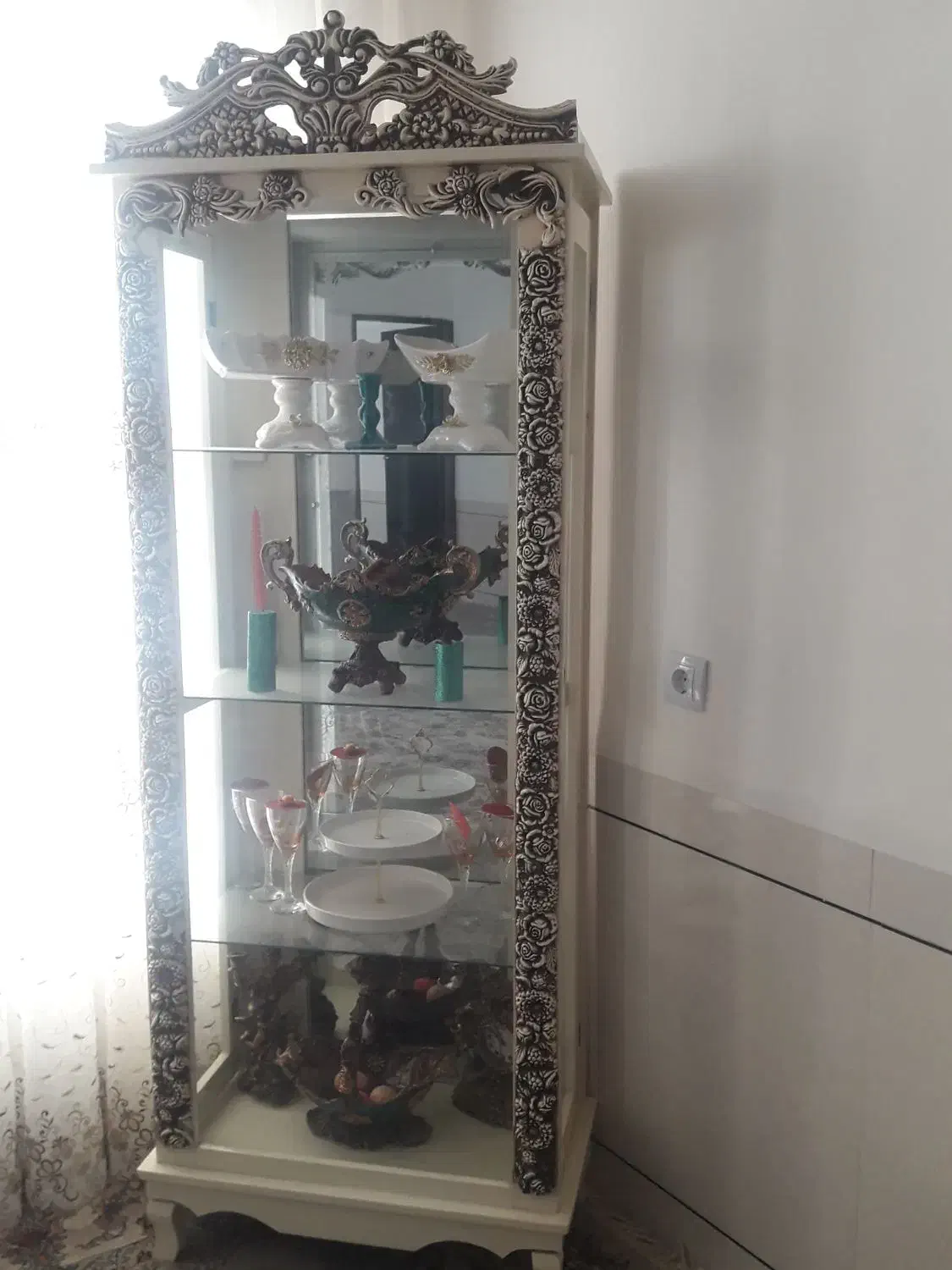 بوفه|بوفه، ویترین، کنسول|ایوان, |دیوار