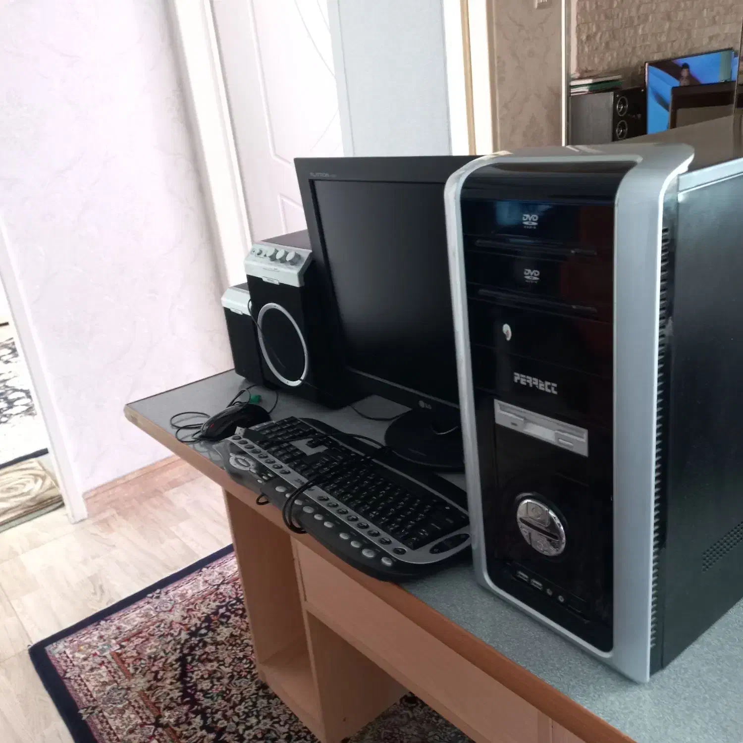 کامپیوتر میز صندلی|رایانه رومیزی|فردیس, شهرک ناز|دیوار