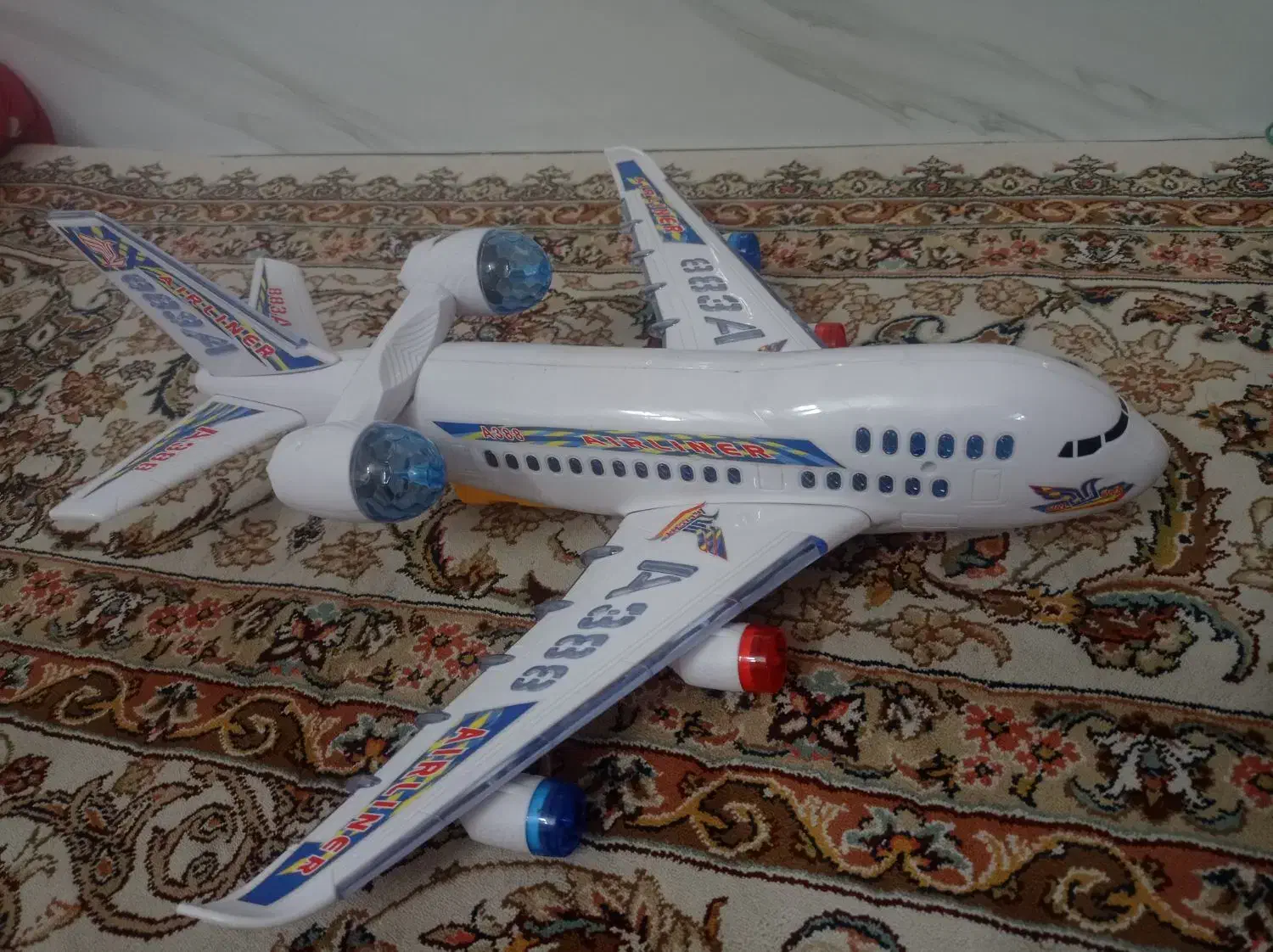 هواپیما موزیکال اسباب بازی|اسباببازی|قم, چهل درخت|دیوار