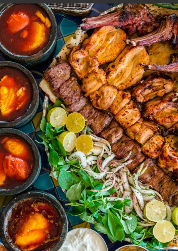 استخدام آشپز و کمک آشپز ایرانی پز|استخدام خدمات فروشگاه و رستوران|تهران, خاوران|دیوار