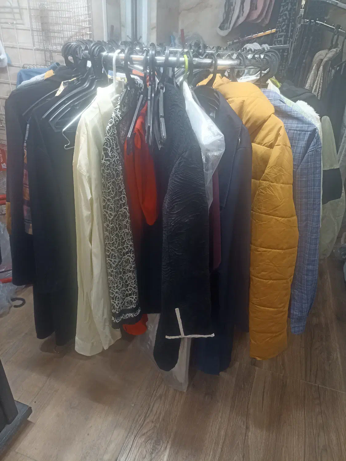 مانتو و تونیک|لباس|بومهن, |دیوار