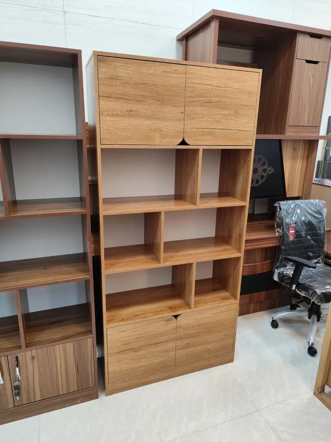 کتابخانه|کتابخانه، شلف، قفسه‌های دیواری|یزد, |دیوار