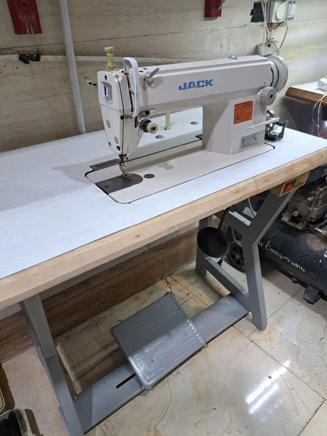 چرخ خیاطی راسته جک دینام بزرگ ۲عدد موجود|چرخ خیاطی و ریسندگی|کاشمر, |دیوار