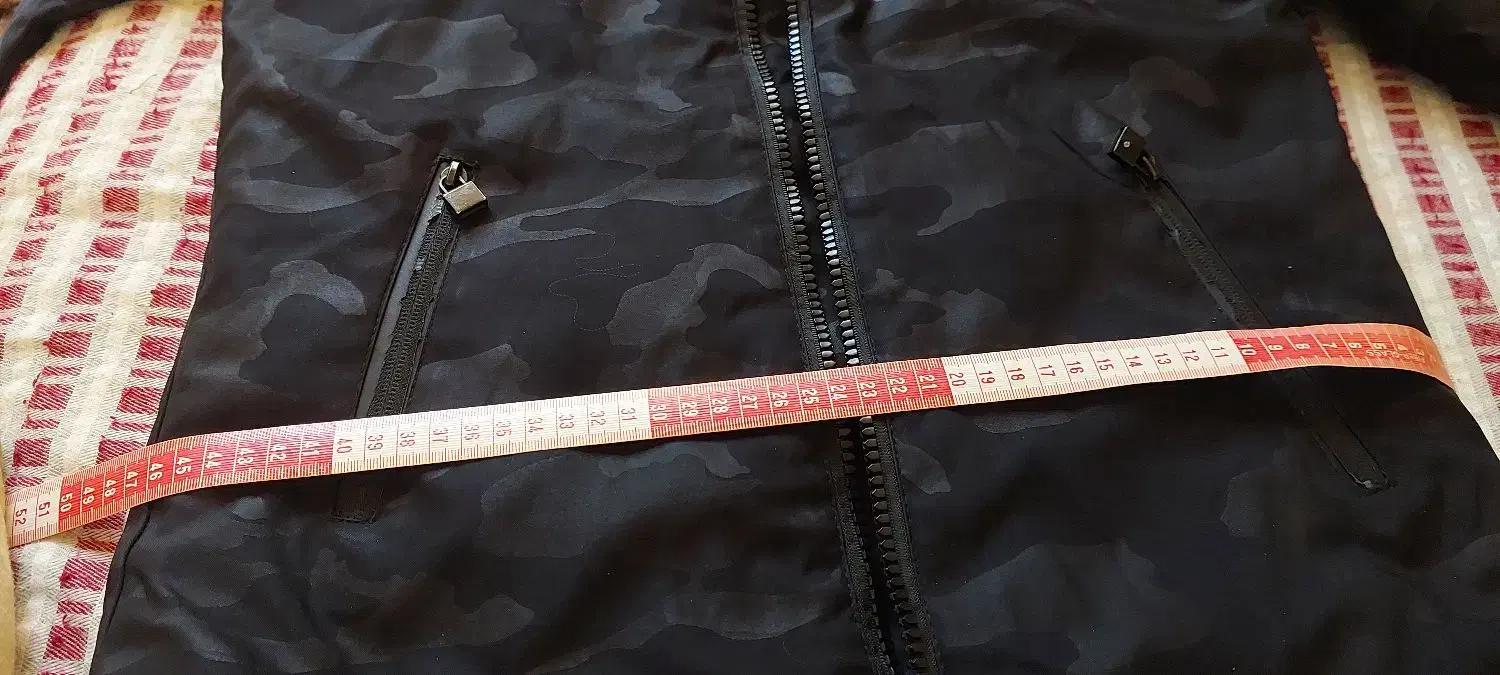 کاپشن|لباس|فولادشهر, B7|دیوار