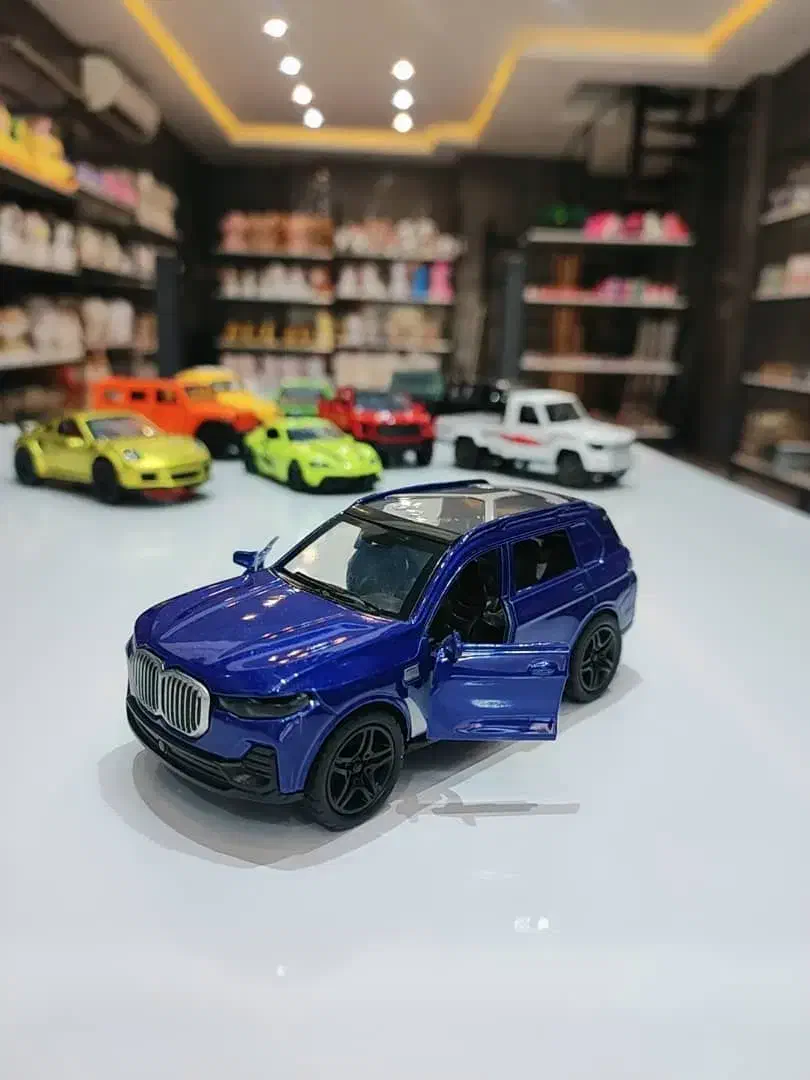 ماشین فلزی(ماکت فلزی)موزیکال|اسباببازی|شیراز, شهرک سراج|دیوار