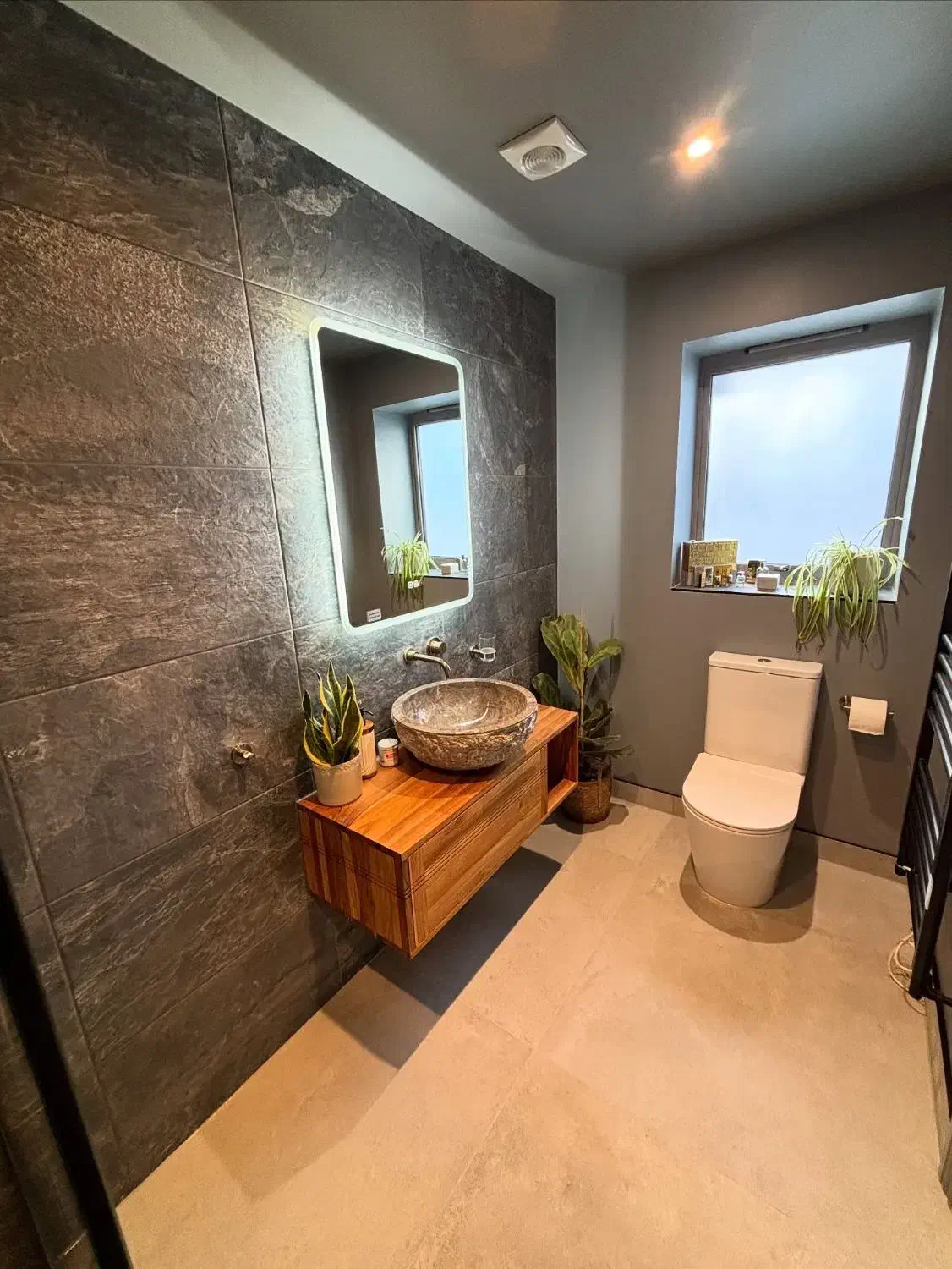 کاشیکاری و سنگ کاری با بالاترین کیفیت|خدمات پیشه و مهارت|رشت, گلباغ نماز|دیوار