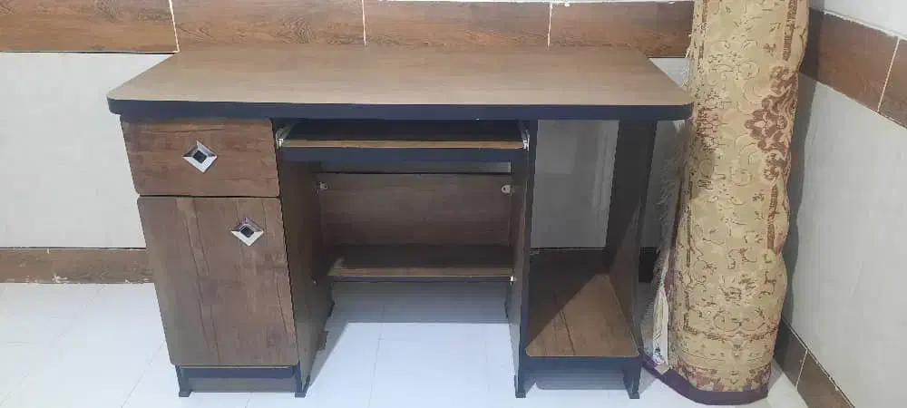 میزکامپوتروصندلی چرخ دار|میز تحریر و کامپیوتر|فلاورجان, |دیوار