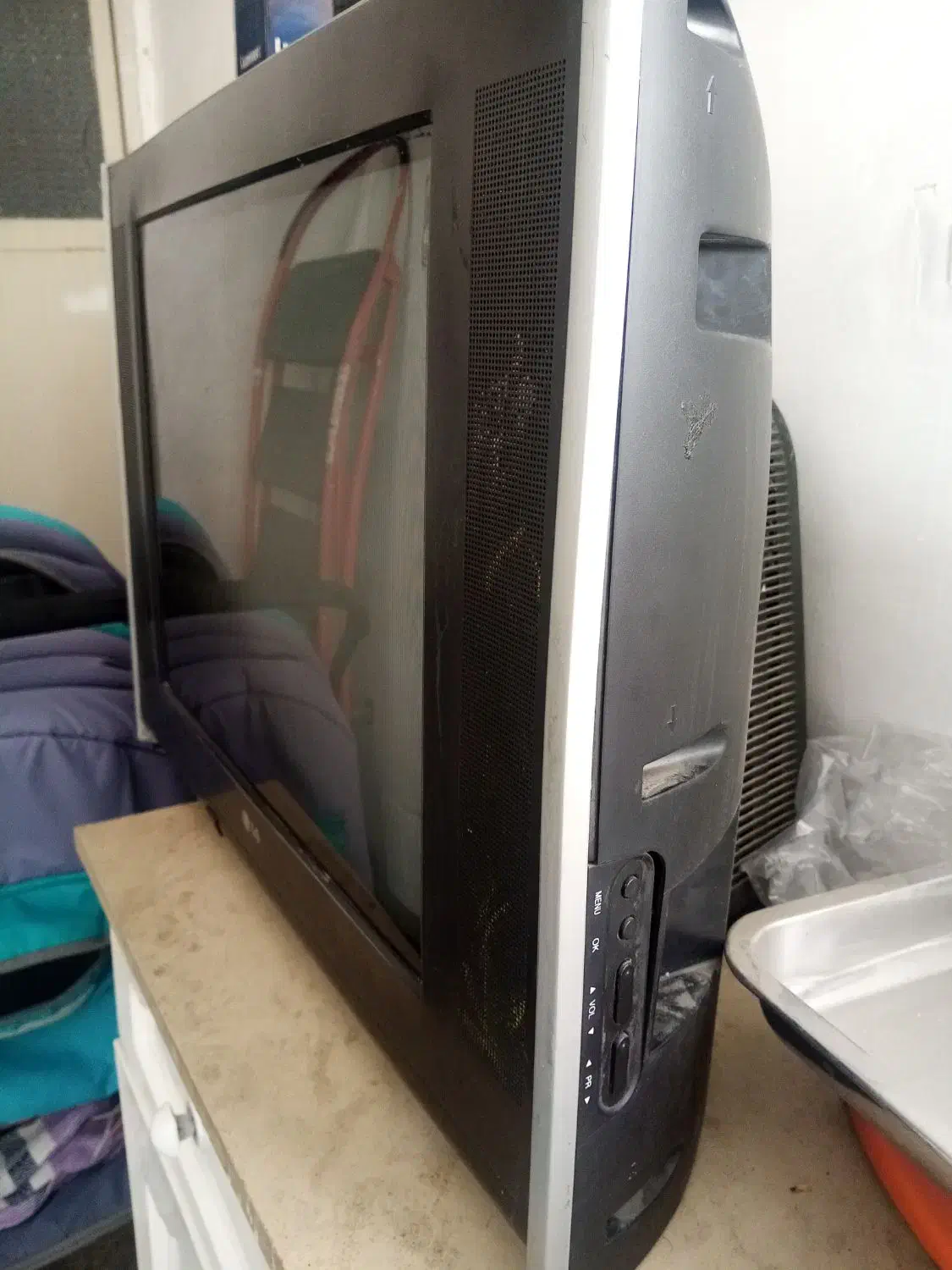 تلویزیون ال جی ۲۱ اینچ|تلویزیون و پروژکتور|همدان, |دیوار