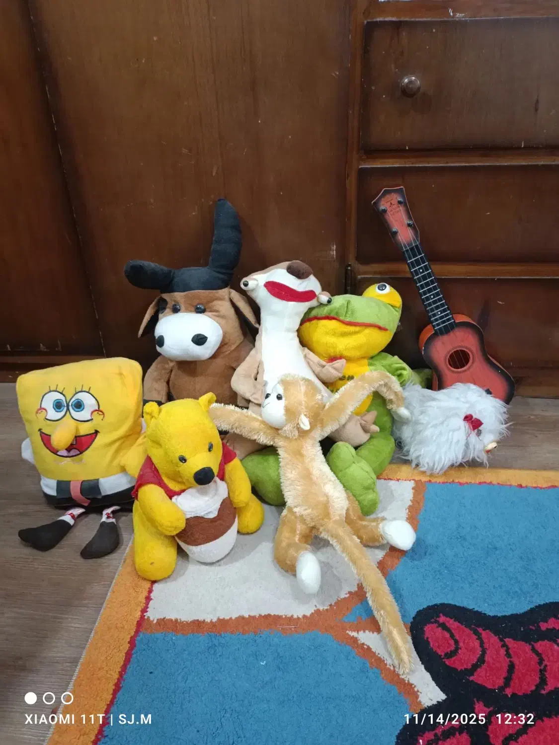 تعدادی عروسک بچه گانه|اسباببازی|رشت, لاکانی|دیوار