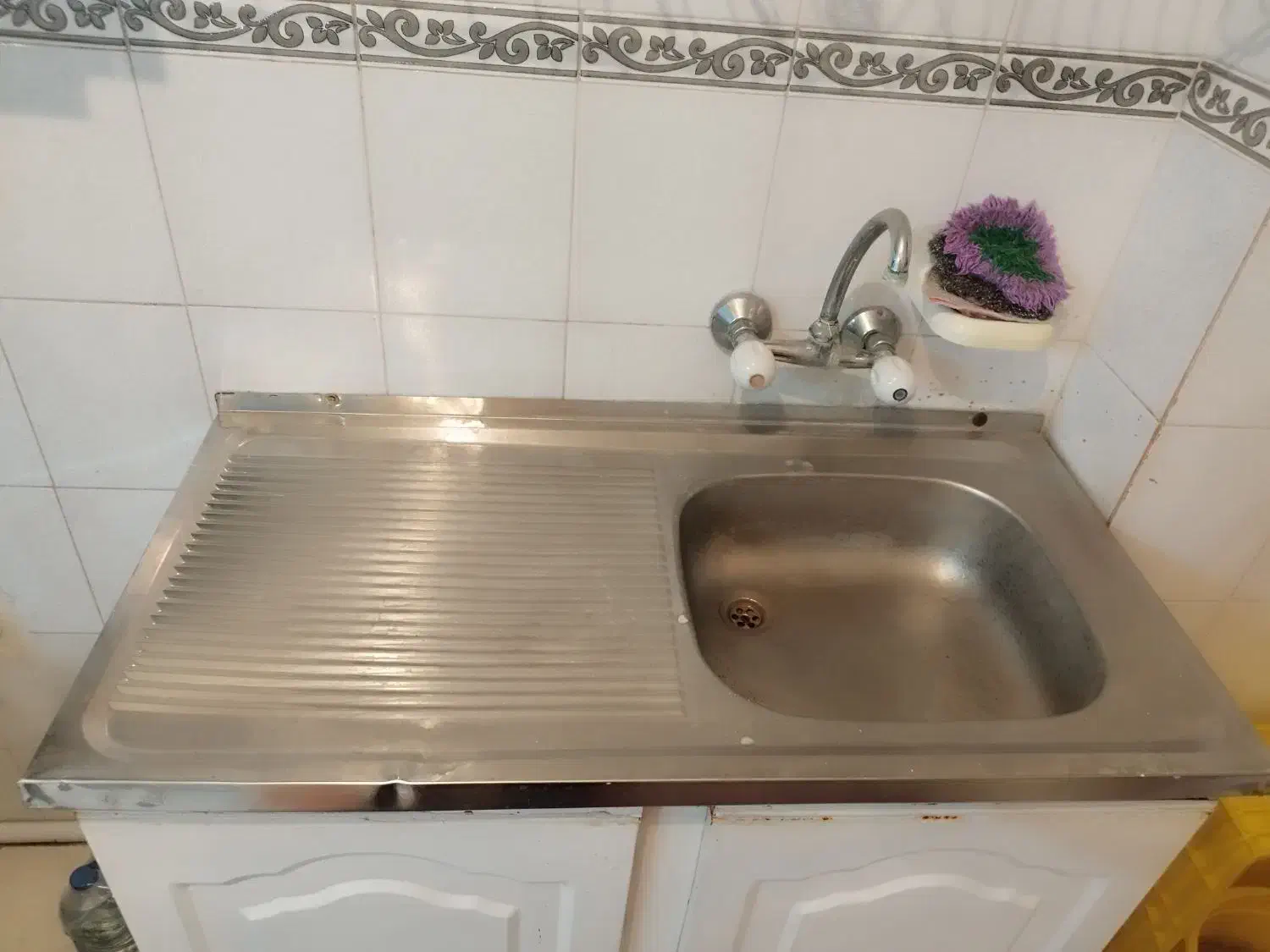 کابینت فلزی با سینک تمیز و سالم|مصالح و تجهیزات ساختمان|تهران, منیریه|دیوار