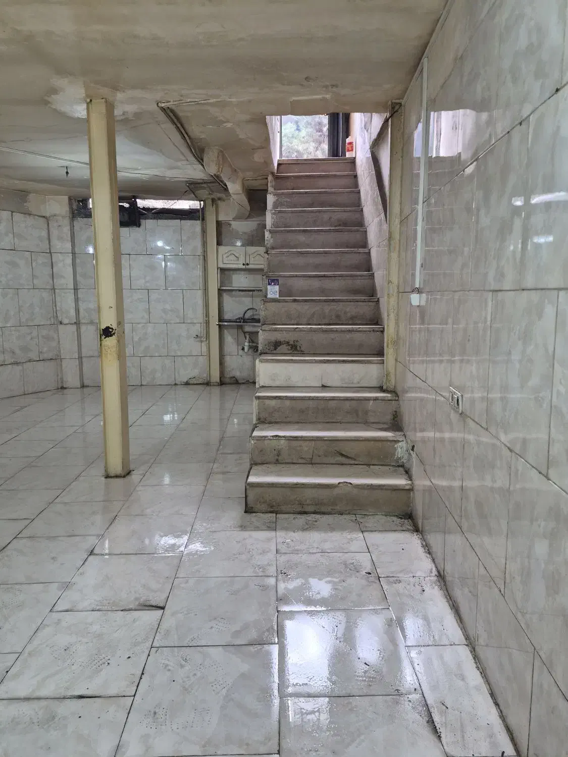 ۵۰زیرزمین|اجارهٔ مغازه و غرفه|تهران, خاک سفید|دیوار