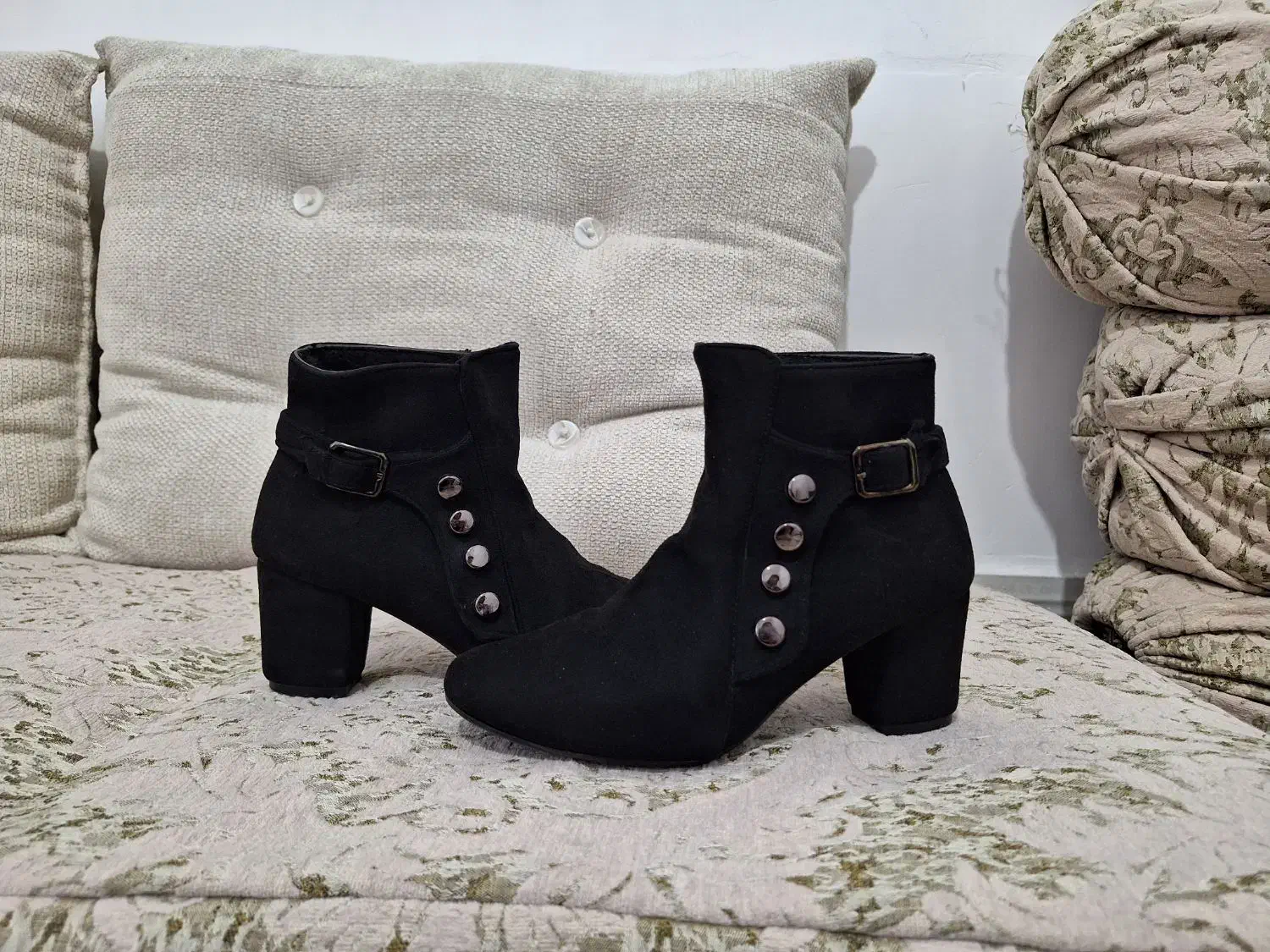 نیم بوت و کفش مجلسی کاملا نو حتی ی بار پوشیده نشد|کیف، کفش، کمربند|زرقان, |دیوار