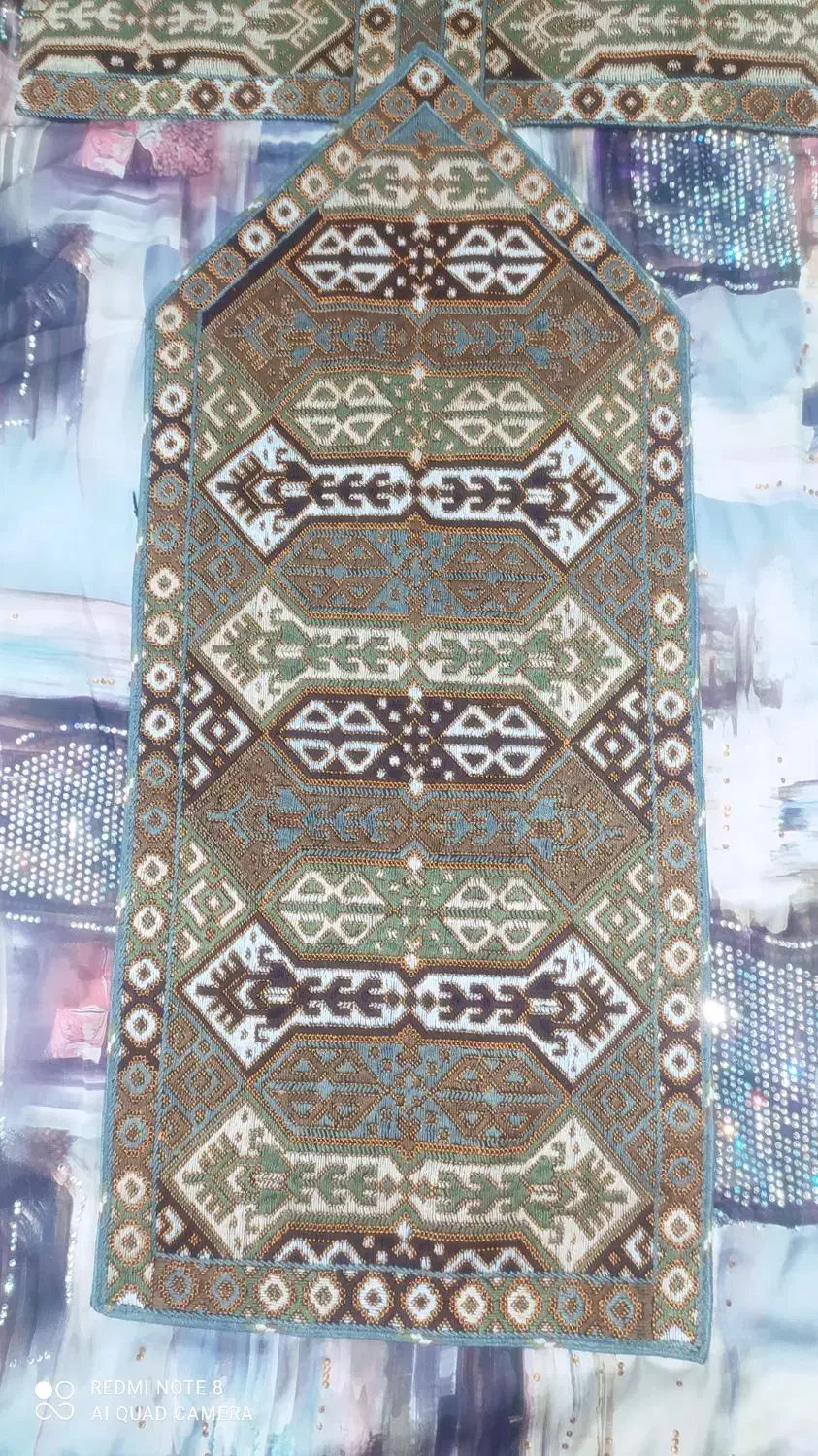 زی آستین|لباس|مشهد, کارمندان دوم|دیوار