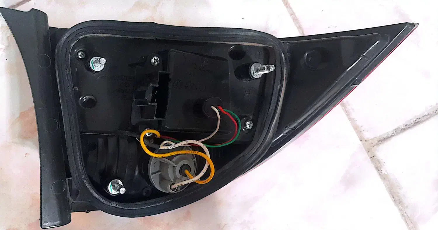 ۱جفت چراغ خطر سمند سورن|قطعات یدکی و لوازم جانبی|شیراز, درکی|دیوار