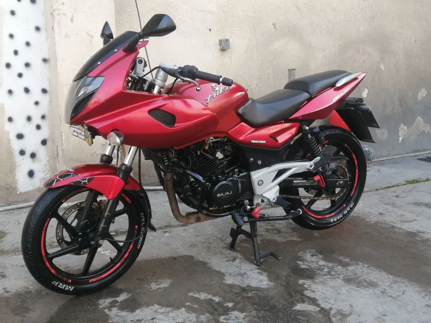 پالس 220|موتورسیکلت|بابل, |دیوار