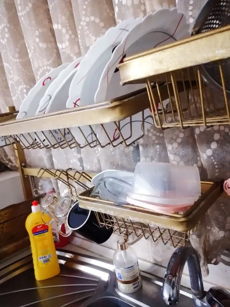 آبچکان پشت پنجره ای|آب‌چکان و نظم‌دهنده ظروف|مشهد, امام خمینی|دیوار