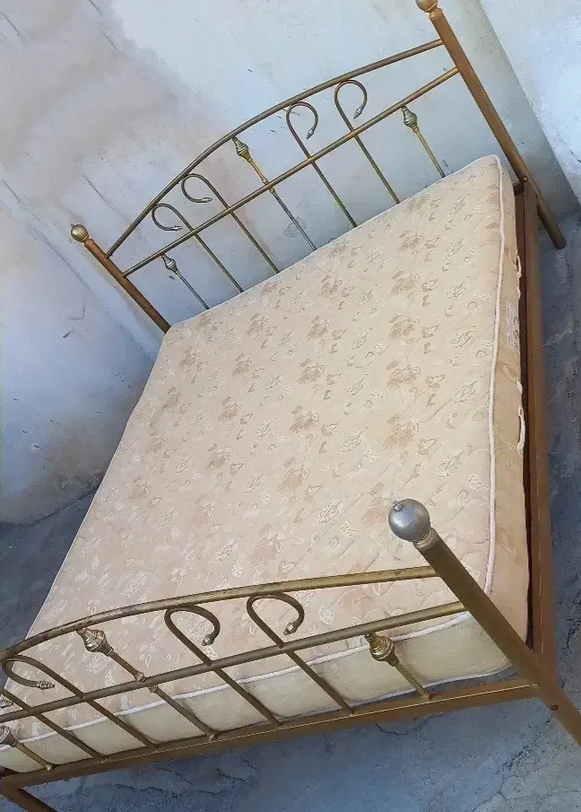 تخت خواب فلزی بدون تشک|تشک تختخواب|گالیکش, |دیوار