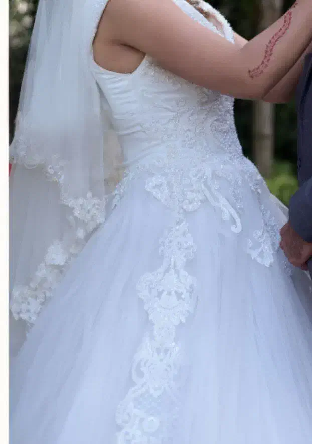 لباس عروس پایین گیپور فقط۱۵۰۰|لباس|فریدونکنار, |دیوار