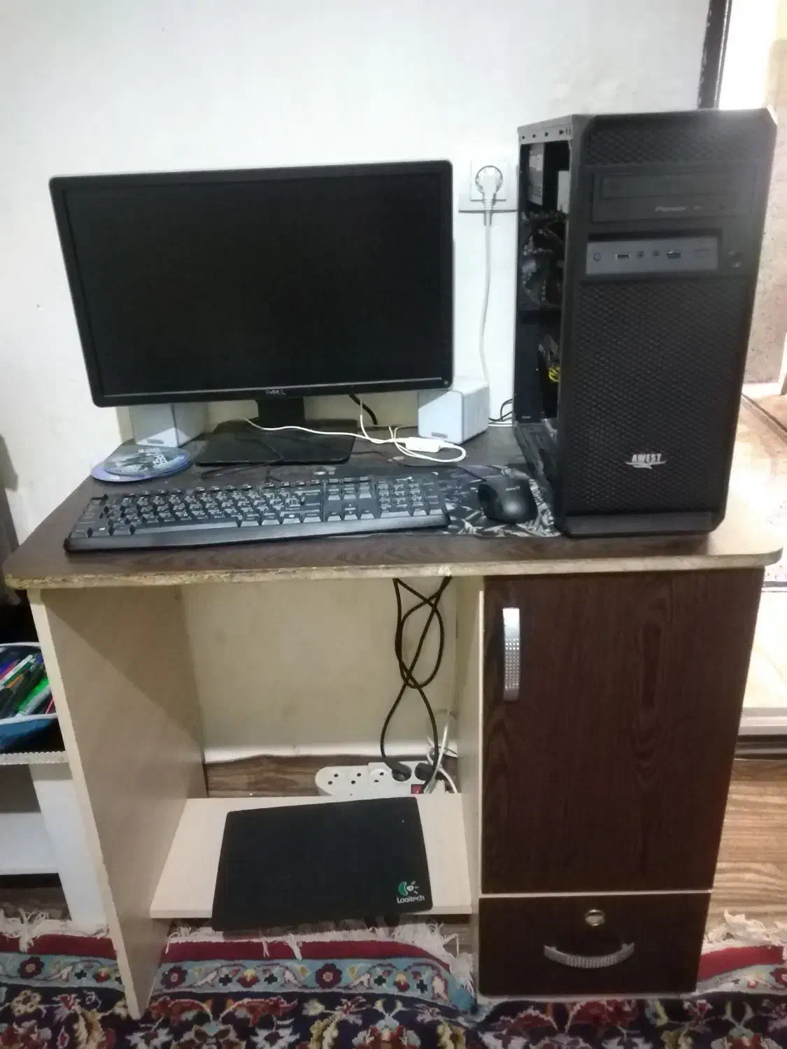 میز تحریر سالم قیمت توافقی|میز تحریر و کامپیوتر|ارومیه, |دیوار