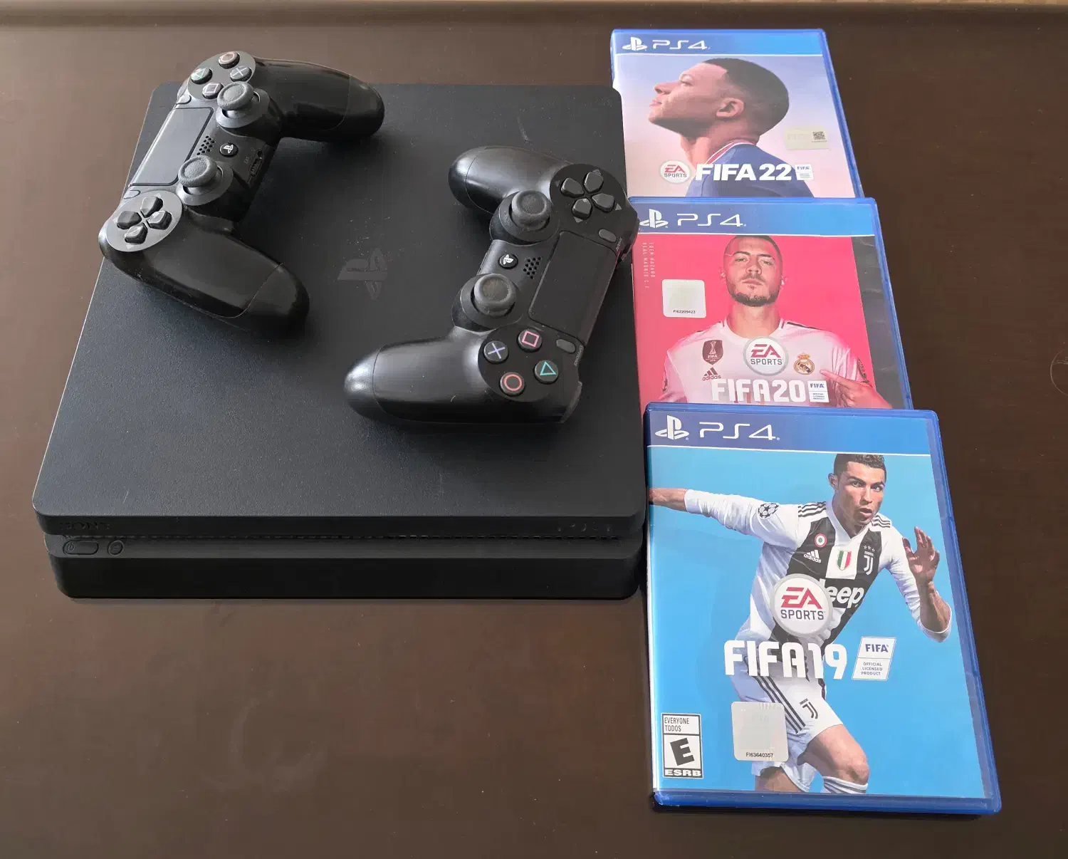 پی اس فور(PS4)  ۱ ترا دو دسته به همراه سه دیسک|کنسول، بازی ویدئویی و آنلاین|یزد, |دیوار