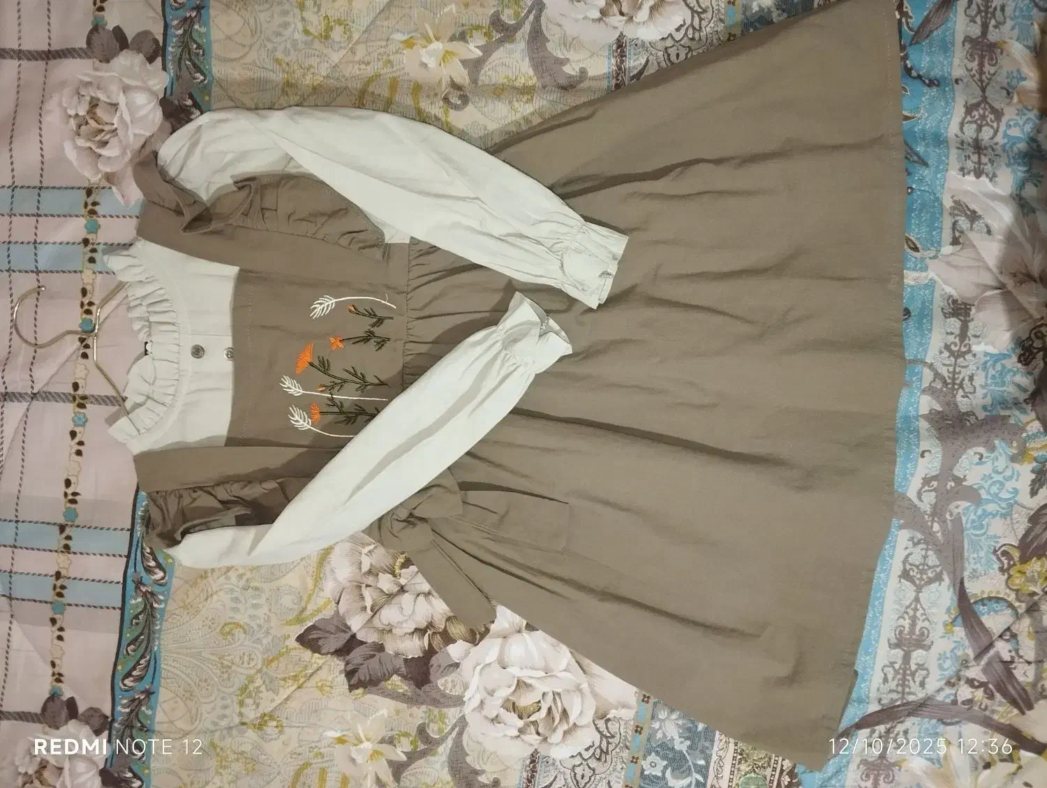 تعدادی لباس دخترا در حد نو|کفش و لباس بچه|شیراز, فرگاز|دیوار