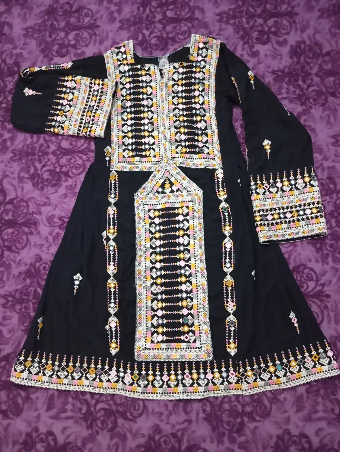 لباس بلوچی|لباس|مشهد, شهید معقول|دیوار