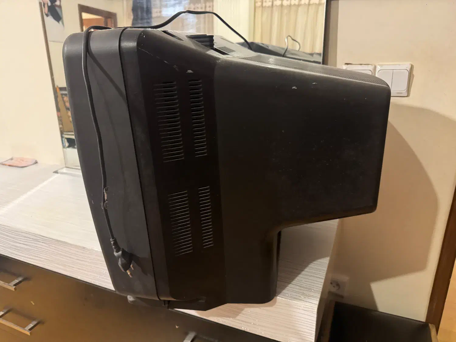 تلویزیون|تلویزیون و پروژکتور|رشت, معلم|دیوار