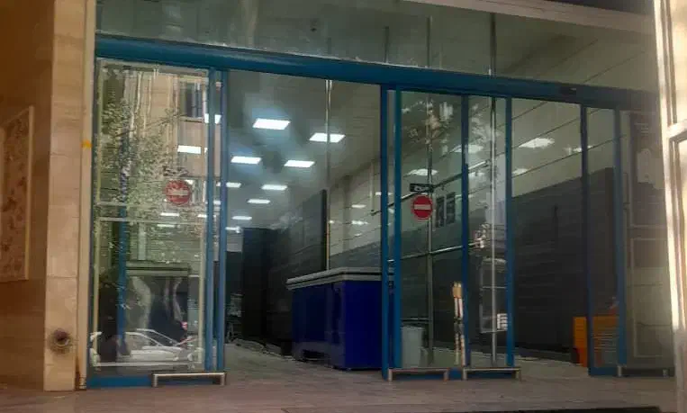 تجاری مسکونی 212 متری / خیابان انقلاب جلوی خیابان|فروش مغازه و غرفه|خرم‌آباد, |دیوار