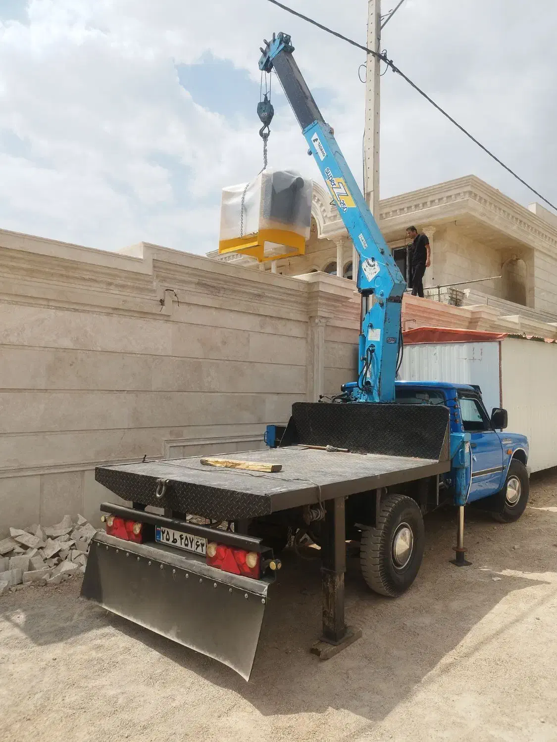 جرثقیل نیسان 2تن و خاور 3تن جهت کار|خدمات حمل و نقل|شیراز, ترمینال باربری|دیوار