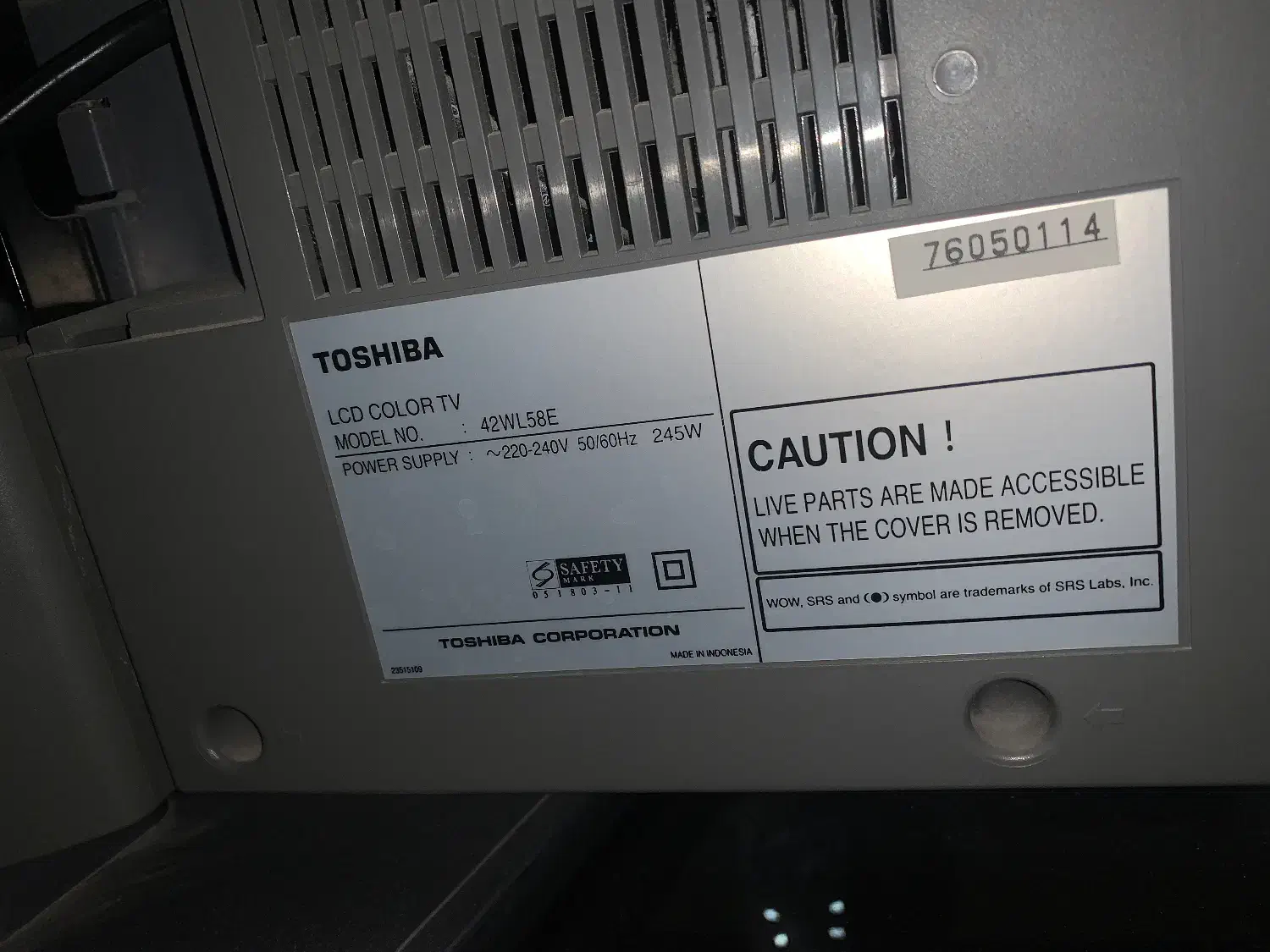 تلویزیون LCD توشیبا ۴۲ اینچ و زیر تلویزیون|تلویزیون و پروژکتور|شیراز, نیایش|دیوار