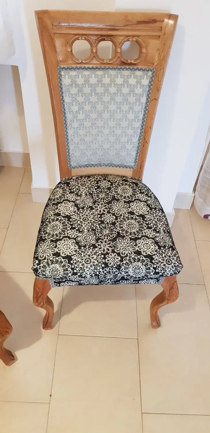 دو عدد صندلی چوبی نو بدون شکستگی|صندلی و نیمکت|هشتگرد, فاز ۲ مهستان|دیوار