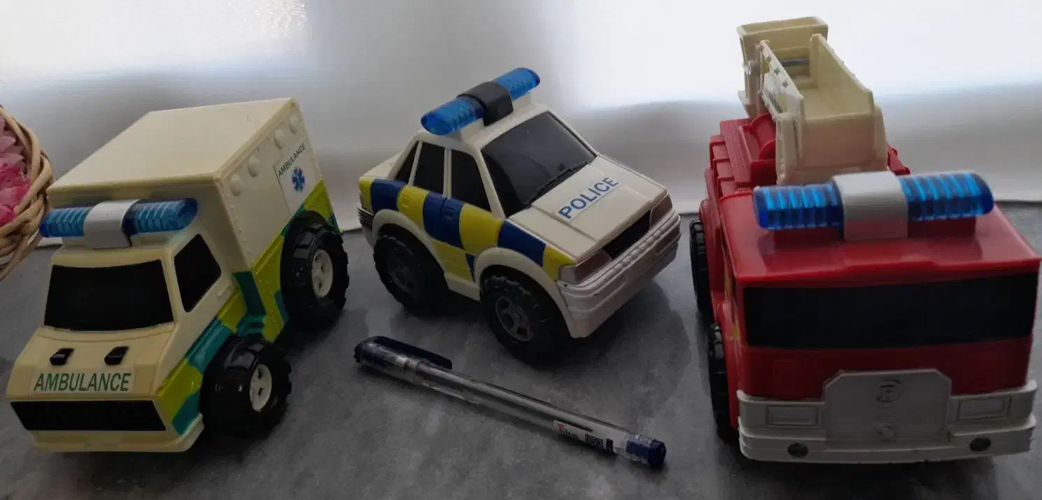 اسباب بازی|اسباب‌‌بازی|انزل, |دیوار