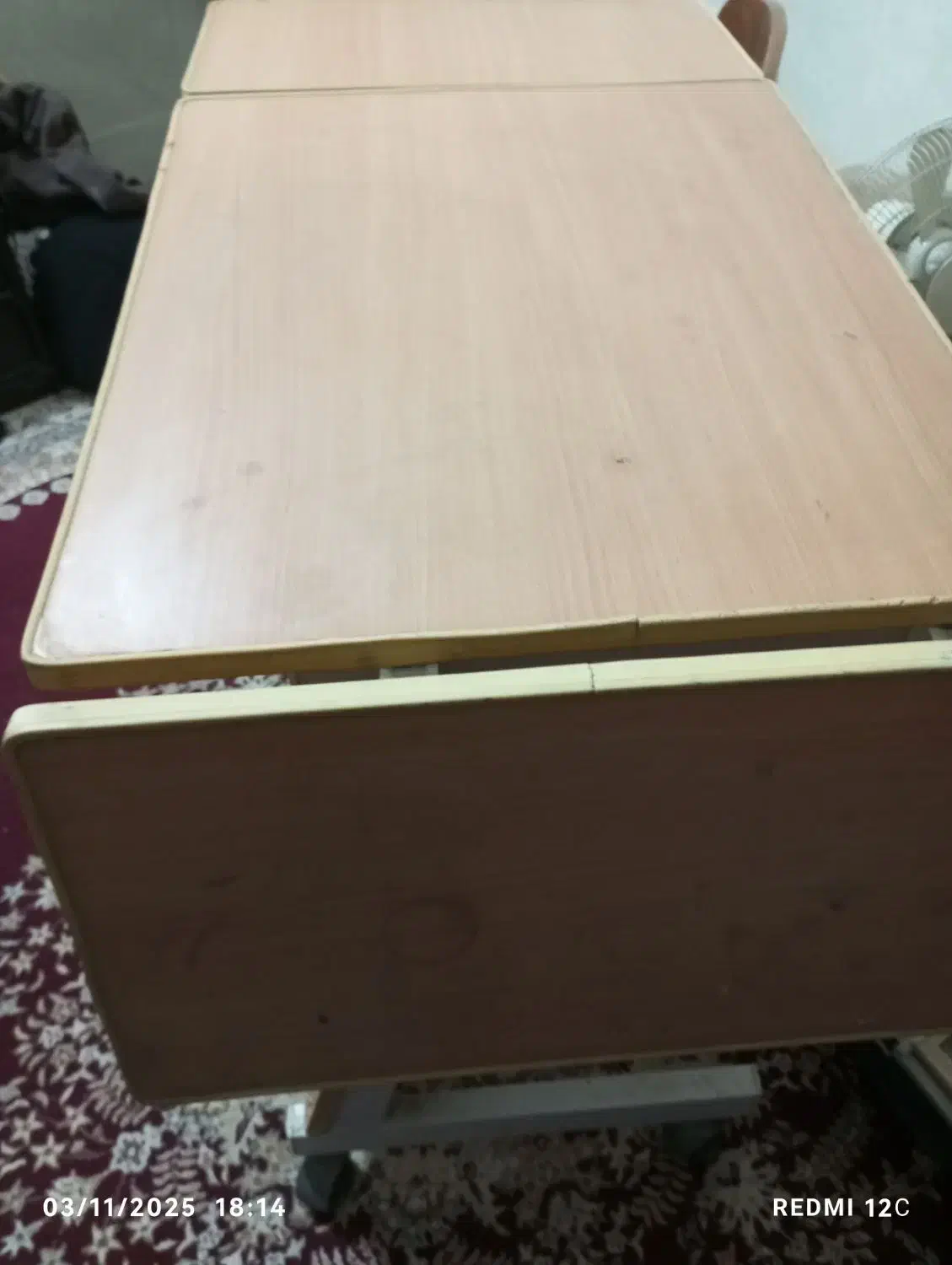 میز تحریر و کامپیوتر|میز تحریر و کامپیوتر|برخوار, |دیوار