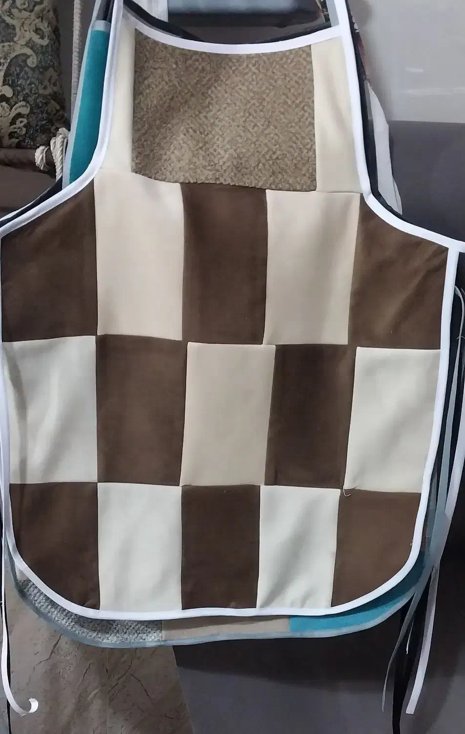 پیشبند|سفره، حوله، دستمال آشپزخانه|قم, قلعه کامکار|دیوار