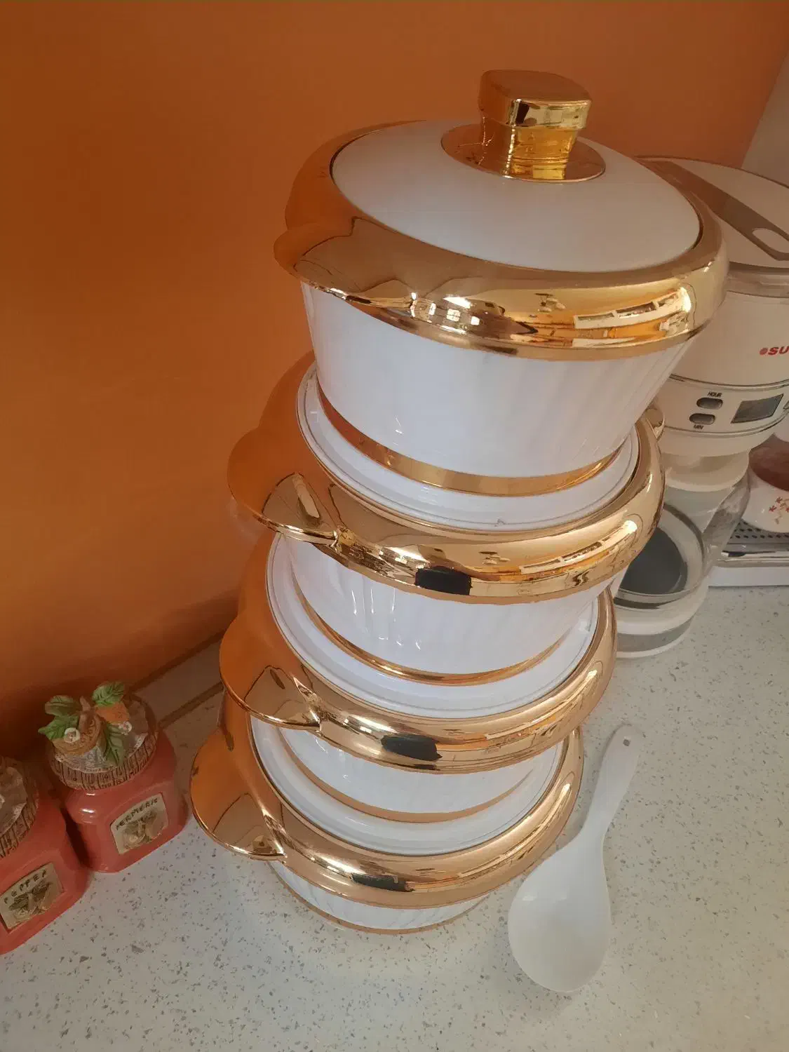 ۴ تیکه گرم نگه دارنده سفید طلایی غذا به شرط نو|ظروف سرو و پذیرایی|قم, انصارالحسین|دیوار