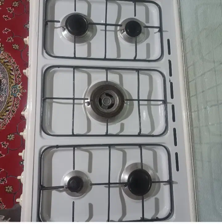 گاز فر سالم شعله ها مرتب تمیز بدون کوچیک ترین چربی|اجاق گاز و لوازم برقی پخت‌وپز|گرگان, |دیوار