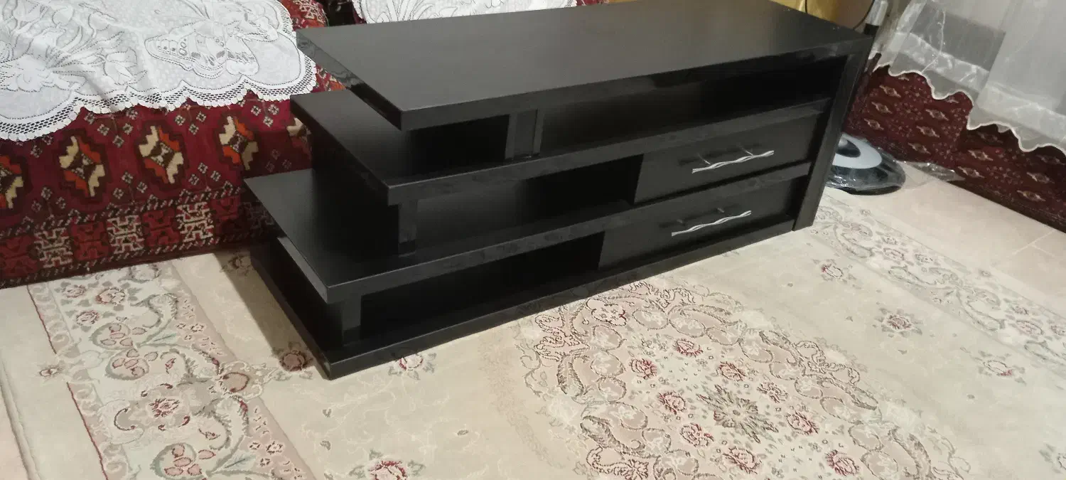 میز تلویزیون مشکی در حد نو|میز تلویزیون|آمل, |دیوار