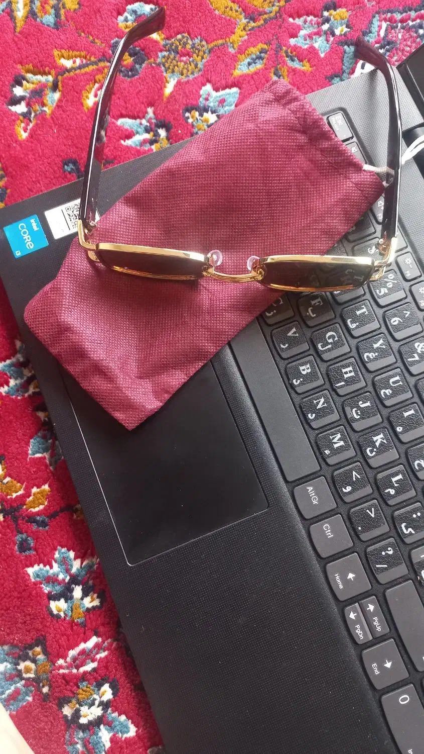 عینک آفتابی شیک و باکیفیت برای فروش|زیورآلات و اکسسوری|شاندرمن, |دیوار